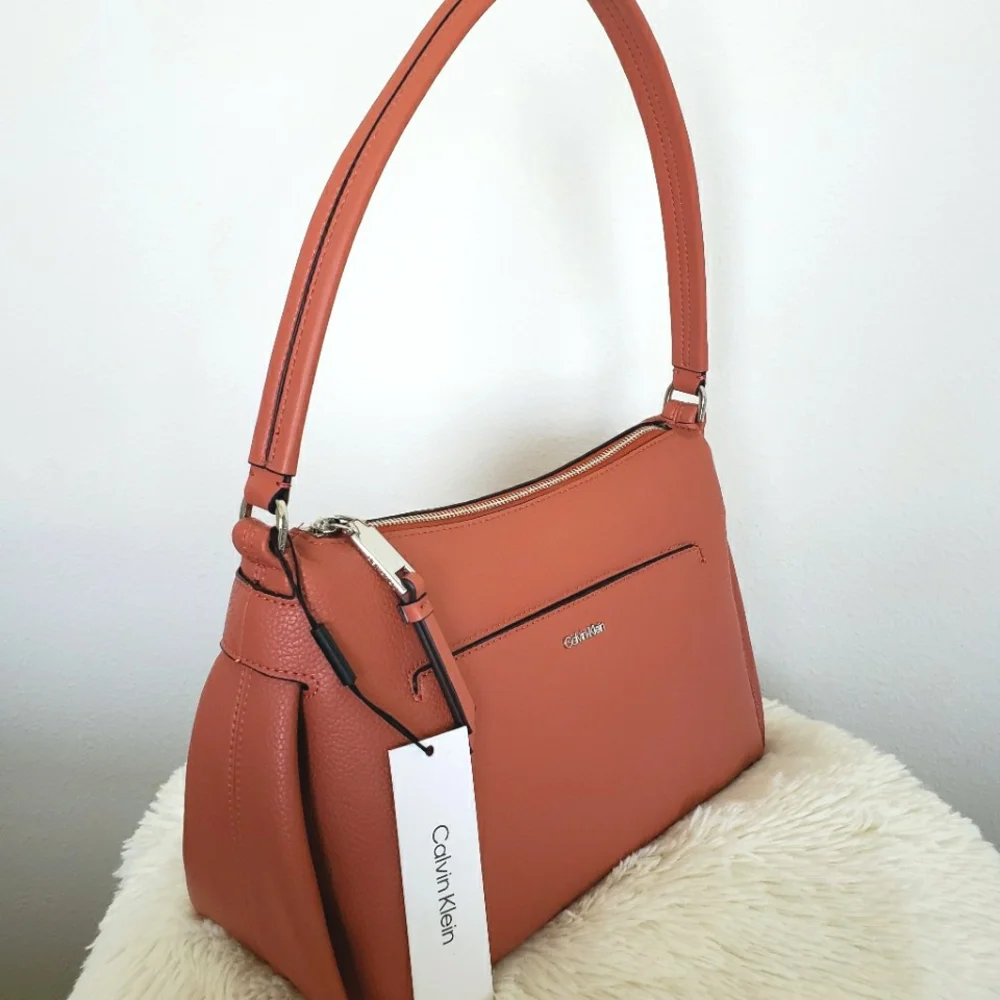 CALVIN KLEIN Lee Medium Dusty Rose Vegan Pebbled Leather Shoulder Bag--NWT
